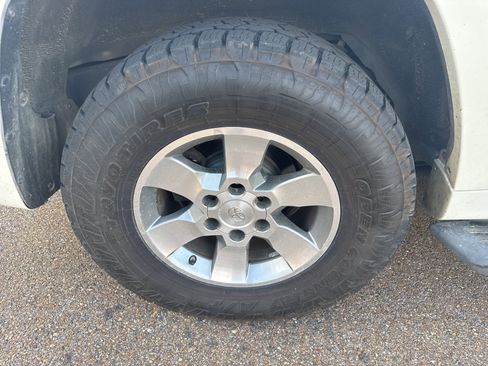Used 2012 Toyota 4Runner SR5 image 10