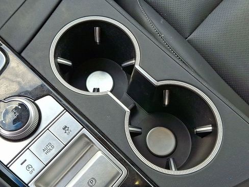 Used 2020 Genesis G70 2.0T image 26