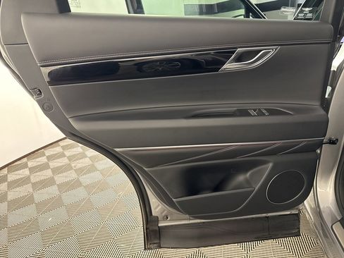 Used 2025 Genesis GV80 2.5T Standard image 18