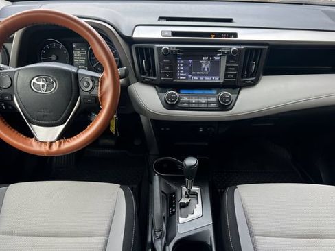 Used 2018 Toyota RAV4 XLE w/ All Weather Liner Package FWD image 16