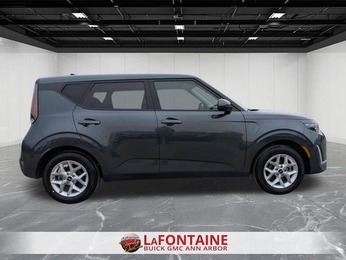 Used 2025 Kia Soul LX w/ LX Technology Package image 6