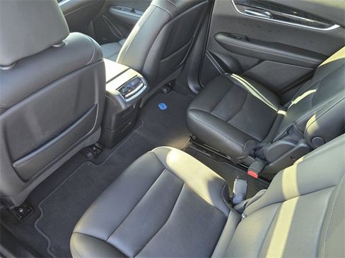 Used 2021 Cadillac XT6 Premium Luxury image 13