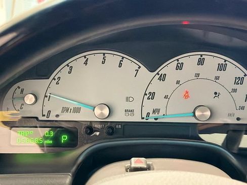 Used 2002 Ford Thunderbird RWD image 10