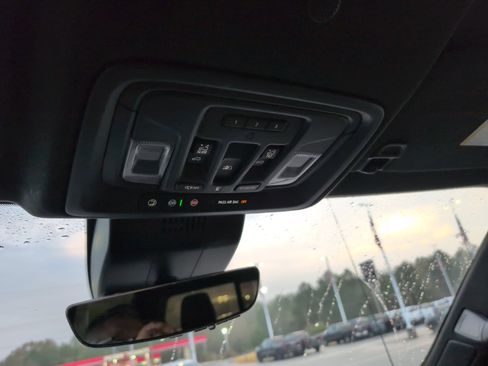 Used 2025 GMC Sierra 1500 Denali Ultimate image 25