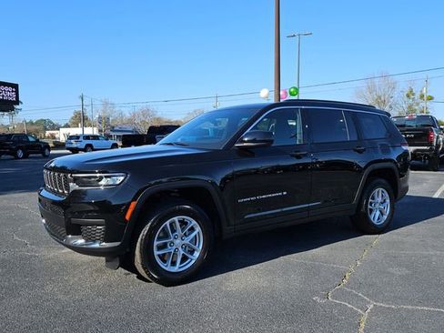 New 2026 Jeep Grand Cherokee L Laredo w/ Trailer Tow Package image 2