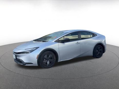 Used 2025 Toyota Prius LE image 8