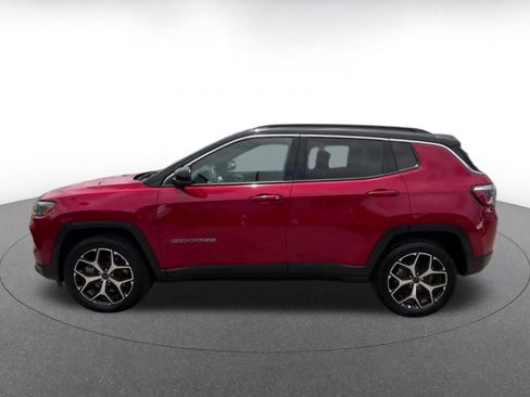 Used 2025 Jeep Compass Limited AWD/4WD image 9
