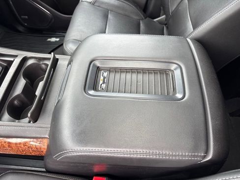 Used 2019 Chevrolet Tahoe Premier AWD/4WD image 44