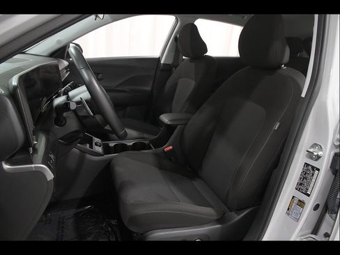 Certified 2024 Hyundai Kona SEL FWD image 5