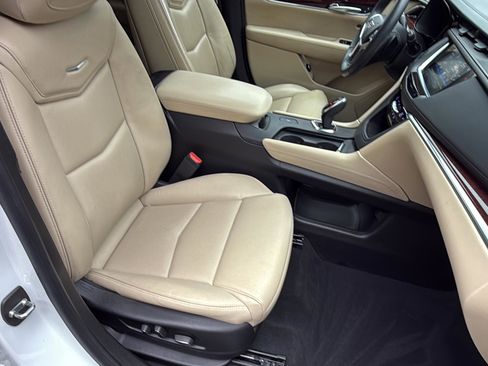 Used 2018 Cadillac XT5 Luxury w/ LPO, Wheel Lock Package image 18