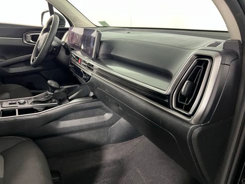 Used 2024 Kia Sorento LX image 30