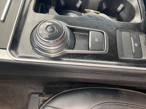 Used 2019 Ford Edge SEL w/ Equipment Group 201A AWD/4WD image 28