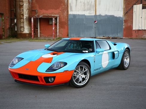 Used 2006 Ford GT image 2