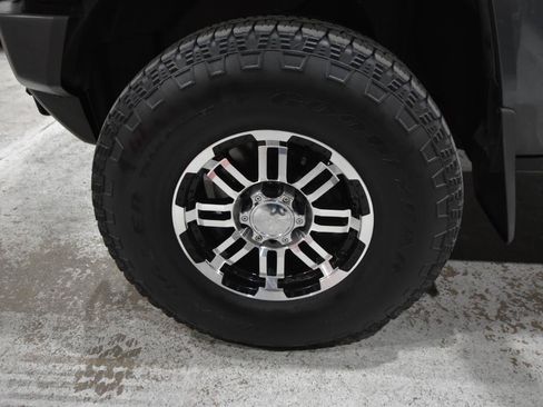 Used 2009 HUMMER H3 Luxury AWD/4WD image 40