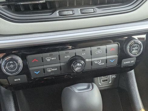 New 2026 Jeep Compass Limited w/ Sun, Sound & Navigation Group image 24