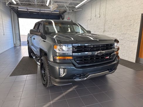 Used 2018 Chevrolet Silverado 1500 LT w/ Texas Edition image 2