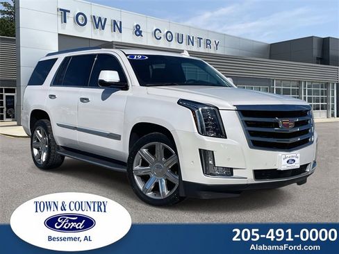 Used 2019 Cadillac Escalade Premium Luxury image 1