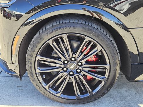 New 2026 Cadillac Lyriq V AWD/4WD image 36