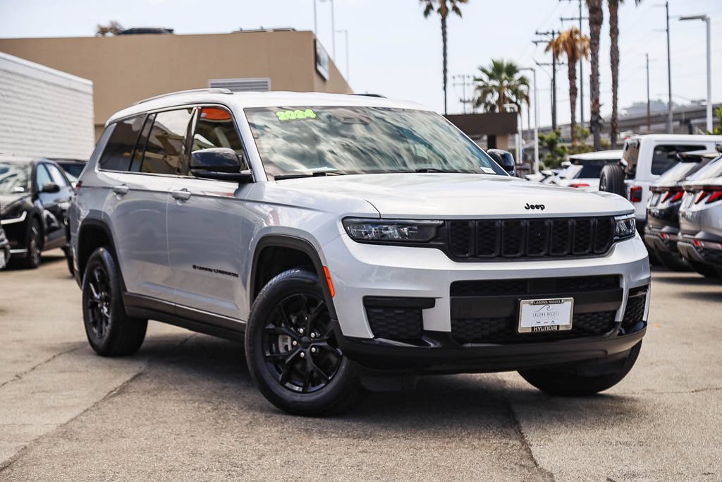 Used 2024 Jeep Grand Cherokee L Laredo AWD/4WD image 1