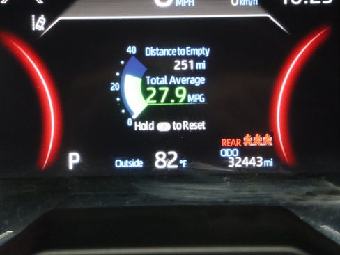 Used 2025 Toyota RAV4 XLE FWD image 39