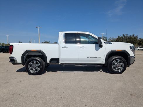 Used 2025 GMC Sierra 2500 SLE w/ SLE Value Package; image 4