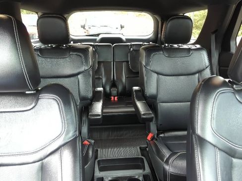 Used 2020 Ford Explorer ST w/ Premium Technology Package image 21