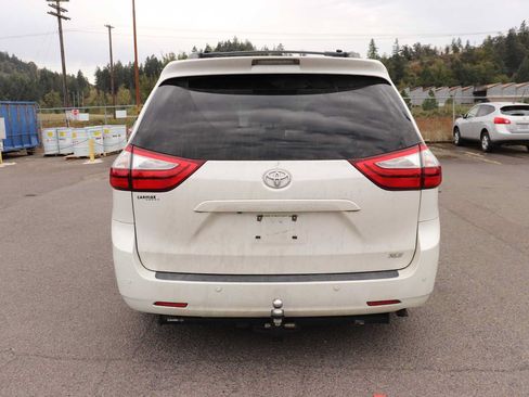 Used 2015 Toyota Sienna XLE w/ XLE Navigation Package FWD image 6