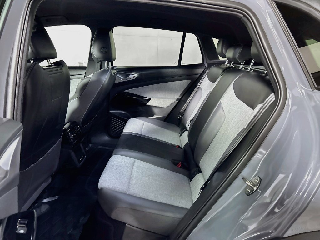 Used 2023 Volkswagen ID.4 Pro RWD image 21
