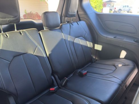 New 2026 Chrysler Pacifica Select image 20