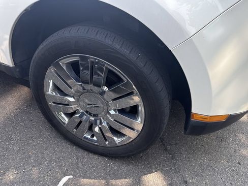 Used 2008 Lincoln MKX AWD image 5