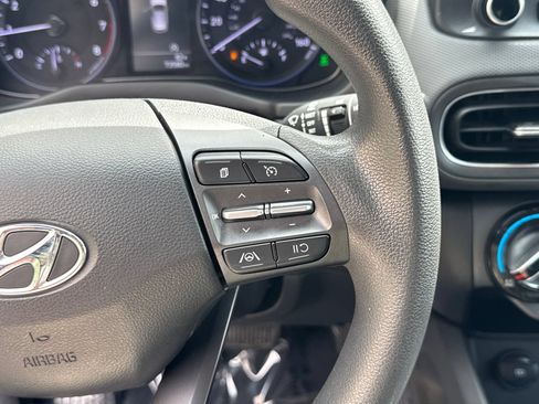 Used 2023 Hyundai Kona SEL AWD/4WD image 25