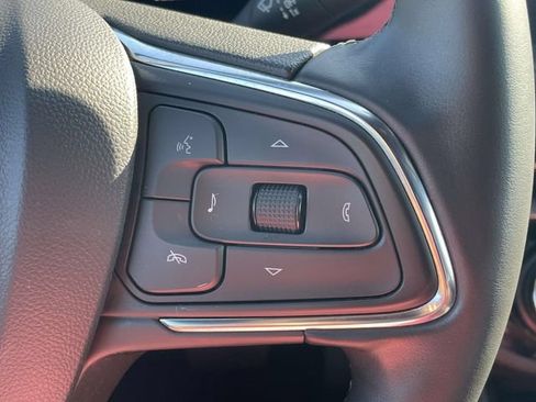 Used 2025 Buick Envista Sport Touring w/ Convenience I Package FWD image 23