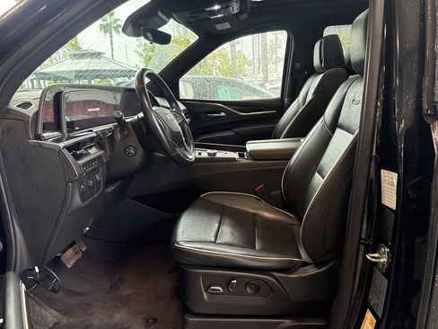 Used 2023 Cadillac Escalade Sport image 5