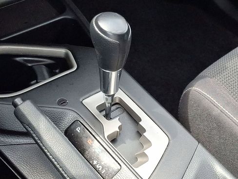 Used 2018 Toyota RAV4 XLE AWD/4WD image 22