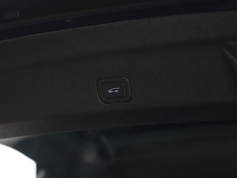 Used 2023 Chevrolet Tahoe LT image 9