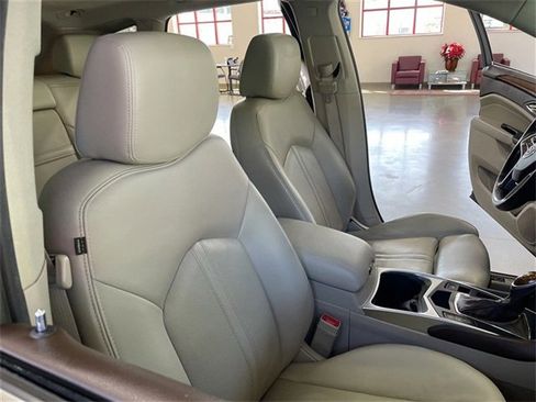 Used 2015 Cadillac SRX Luxury w/ Driver Awareness Package image 25