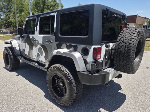 Used 2015 Jeep Wrangler Unlimited Sahara w/ Max Tow Package AWD/4WD image 17