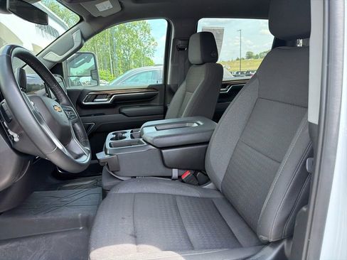 Used 2024 Chevrolet Silverado 2500 LT image 14