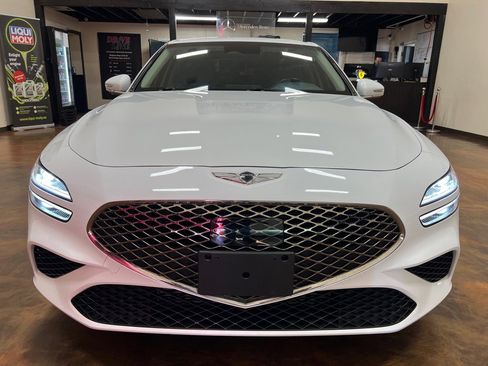 Used 2023 Genesis G70 2.0T image 4