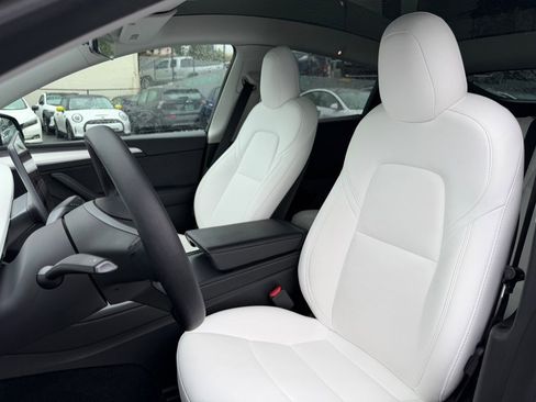 Used 2023 Tesla Model Y Long Range image 16