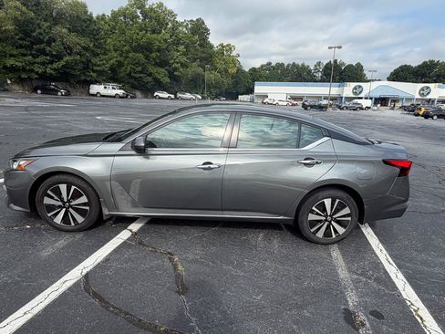 Used 2021 Nissan Altima 2.5 SV AWD/4WD image 8