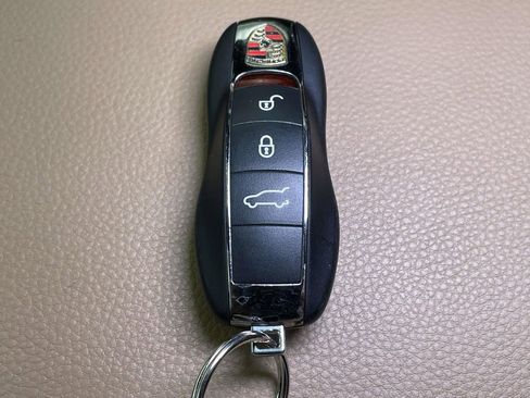 Used 2016 Porsche Cayenne S image 45