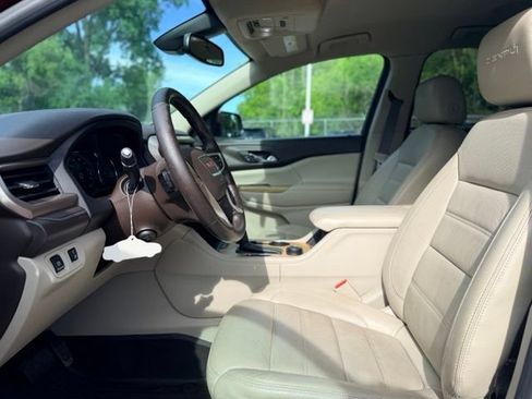 Used 2018 GMC Acadia Denali w/ Technology Package FWD image 7