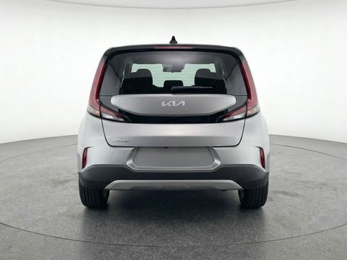 Used 2025 Kia Soul LX w/ LX Technology Package FWD image 7
