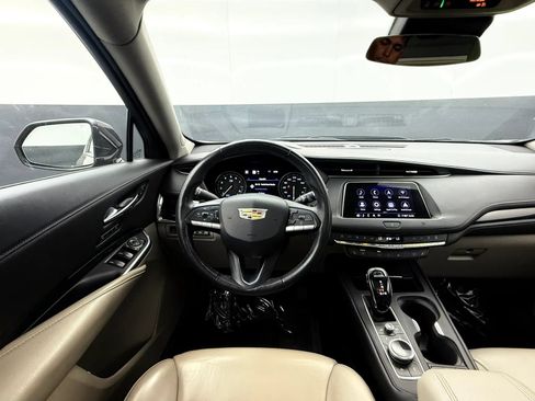 Used 2020 Cadillac XT4 Premium Luxury AWD/4WD image 32