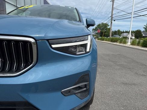 Certified 2025 Volvo XC40 B5 Plus AWD/4WD image 8