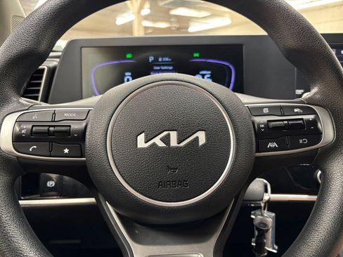 Used 2025 Kia Sportage LX FWD image 27