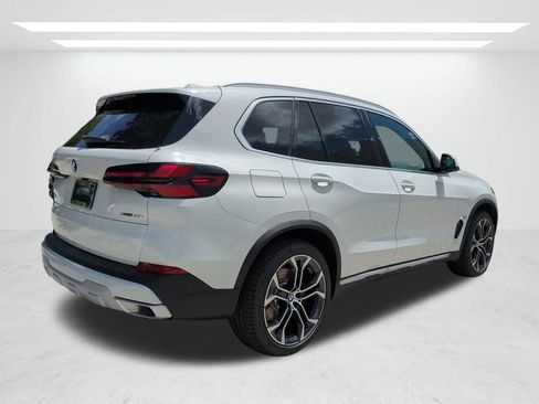 New 2026 BMW X5 xDrive40i w/ Premium Package AWD/4WD image 4