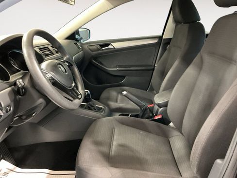 Used 2015 Volkswagen Jetta SE FWD image 11