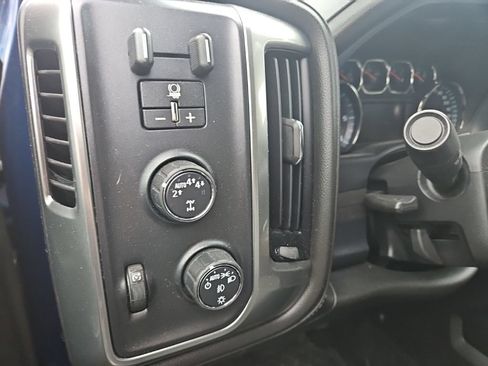Used 2018 Chevrolet Silverado 1500 LTZ w/ LTZ Plus Package AWD/4WD image 15